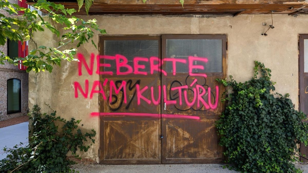 Solidarita i varování: Výstava v Praze ukazuje čistky ve slovenské kultuře